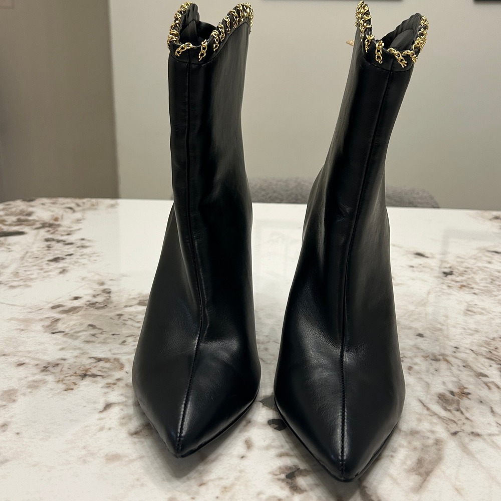 NY Collection Black Pointed Toe‎ Stiletto Heel Ankle Booties Gold Chain Trim 8.5 - Picture 11 of 14